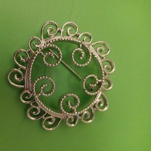 Sarah Coventry Silver Tone Scrolled Circle Brooch Pin Vintage